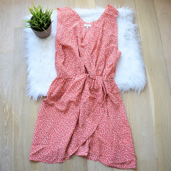 Joie Dresses & Skirts - Joie Coral Tulip Print Tulip Hem Dress